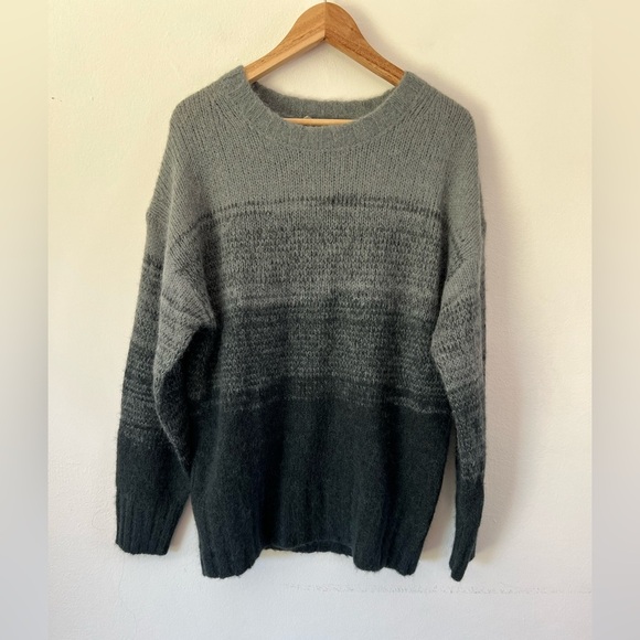 Everlane The Gradient Grey Ombre Alpaca Blend Knit Crewneck Sweater Size Medium - Picture 2 of 8